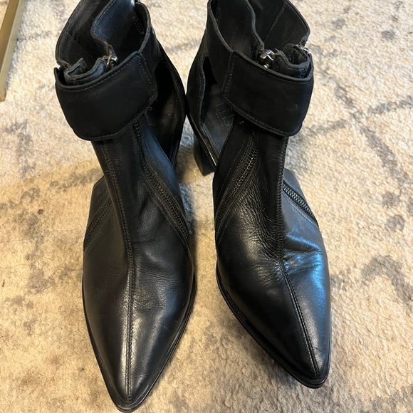 Tibi Shoes. Leather and suede heels (marant-ish) - Picture 2 of 5